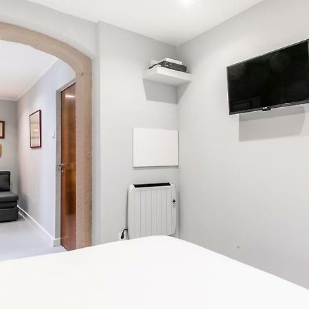 Brand New And Perfect Location: Historic Center Apartment Lisbon Luaran gambar